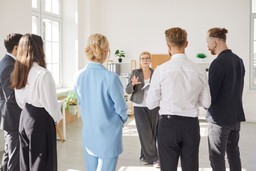 4-dniowy tydzień pracy coraz bliżej? polacy wolą wolne niż benefity