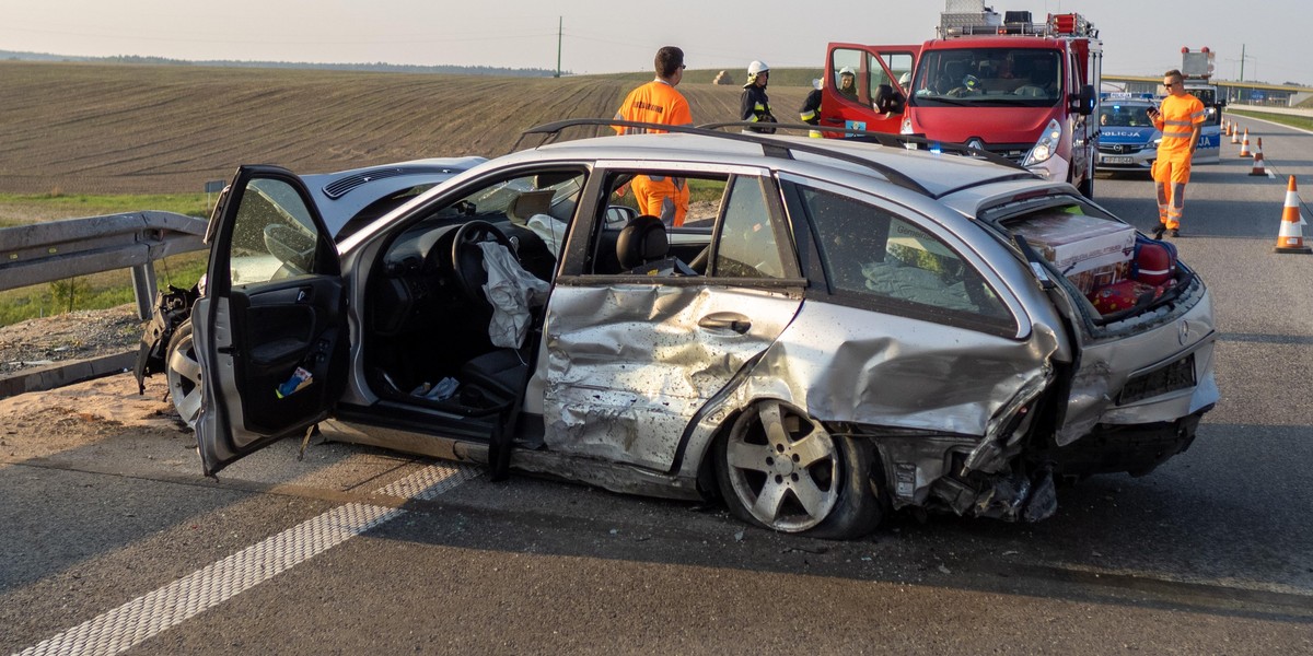 Wypadek na S8 pod Sieradzem. Cztery osoby ranne