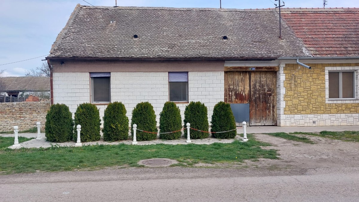 POKUŠAO DA ŽIVU SPALI KOMŠINICU! Jezivi detalji iz istrage pokušaja dvostrukog ubistva kod Odžaka: Nasrnuo na žene nožem, a onda je usledio HOROR!