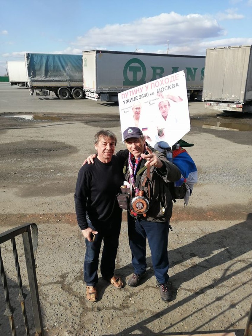 Milovanove želje su da 9. maja na Crvenom trgu trči natovaren sa sto kilograma tereta i da lično upozna Vladimira Putina kome je iz Užica na dar poneo čuturu sa rakijom