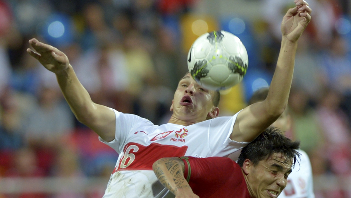Napastnik Piasta Gliwice, Jakub Świerczok odpocznie od piłki przez wiele miesięcy. Jak informuje oficjalna strona klubu z T-Mobile Ekstraklasy, zawodnik zerwał wiązadło krzyżowe przednie.