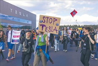 Zaniechania Tesli szkodliwe niczym tweety Elona Muska