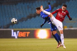 Ekstraklasa: Wisła z Krakowa lepsza od tej z Płocka. "Biała Gwiazda" bliżej grupy mistrzowskiej