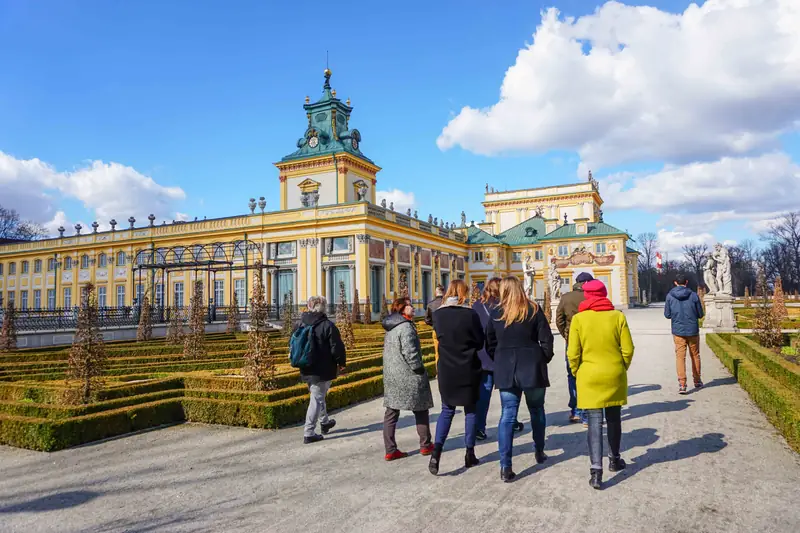 Spacer po pałacowych ogrodach