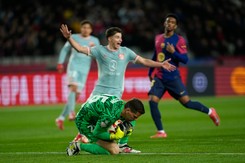 Szczęsny pokonany cztery razy. Lewandowski zaliczył 'wejście smoka'. Grad goli w meczu Barcelona - Atletico