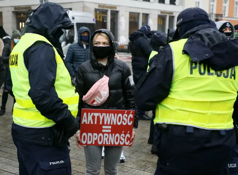 Protest branży fitness na placu Zamkowym w Warszawie