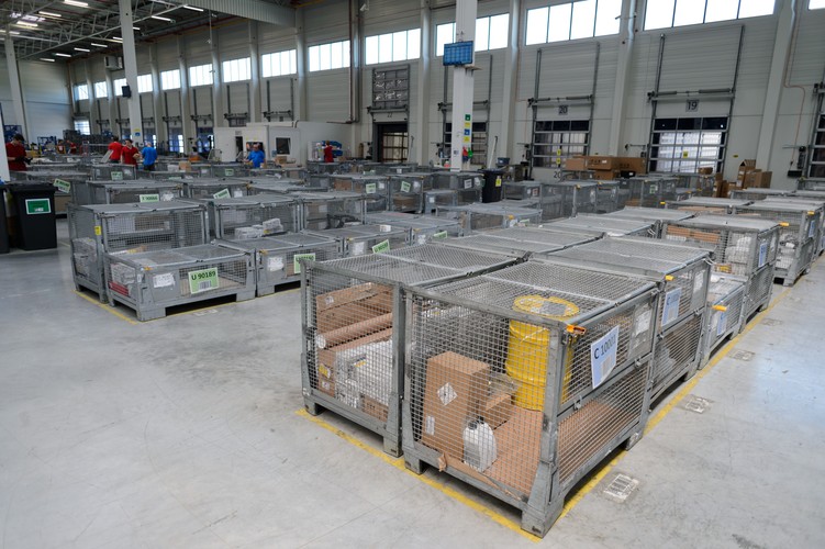 Nowe Centrum Dystrybucyjne Volkswagen Group Polska w Komornikach pod Poznaniem, otwarte 24 bm. <br><br> fot.  (jk/mr) PAP/Jakub Kaczmarczyk