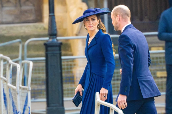 Vilijam OSTAVIO Kejt zbog  ŽENE koju je upoznao u Grčkoj - sve joj rekao preko telefona pa otišao da se NAPIJE: Samo je uz ULTIMATUM pristala da mu se vrati kada se POKAJAO