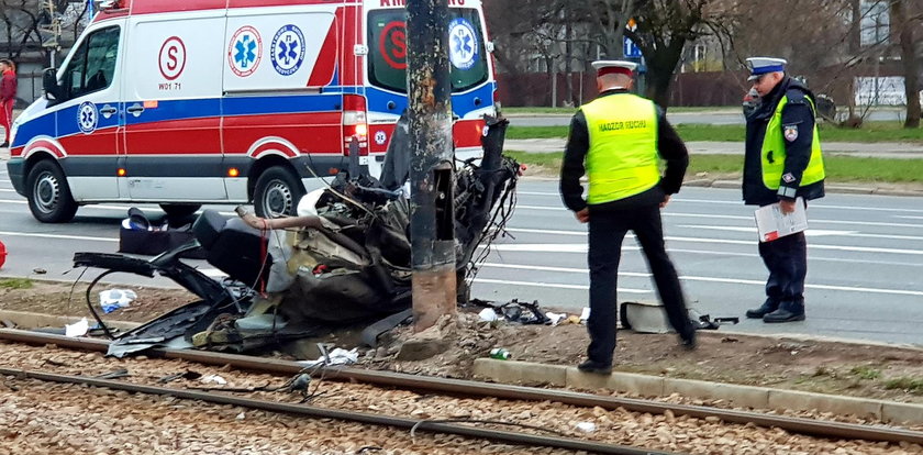 19-latek uniknął śmierci. Mógł być w tym aucie