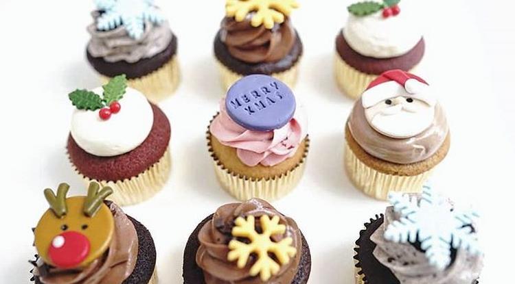 5+1 karácsonyi egyszerű, de nagyszerű cupcake ötlet kezdőknek