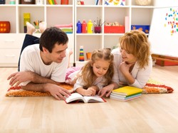 Czy ten plan ma szansę wypalić? Politycy mają pomysł, by rodzice dzieci do 10 roku życia pracowali krócej...