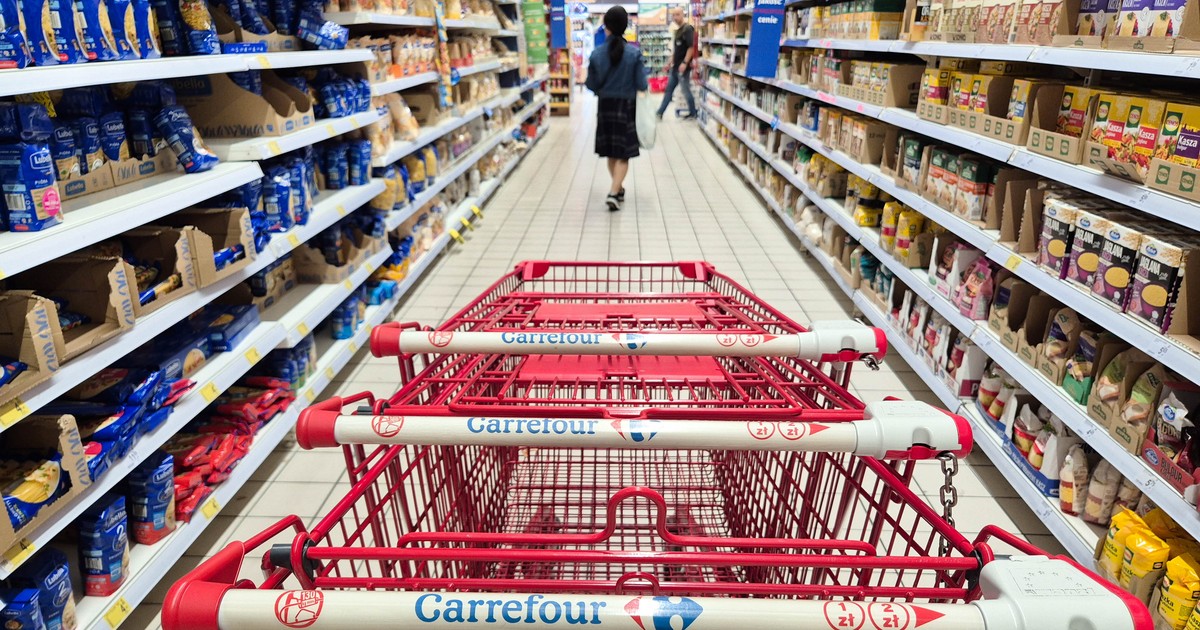 Carrefour sprzedany. Szykują nowe logo dla sklepów