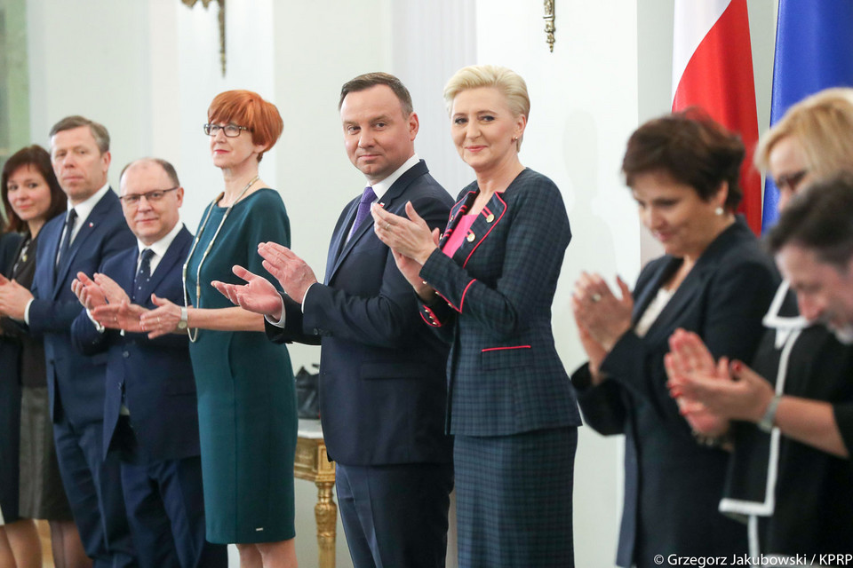 Prezydent odznaczył kobiety Krzyżem Zasługi