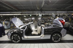 Polacy już produkują samochód nowej marki. Konsul generalny zachwycony. Pierwsze ZDJĘCIA