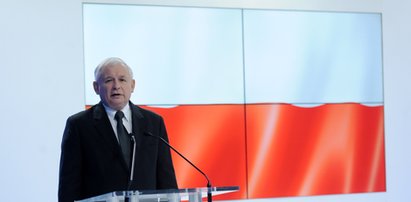 Kaczyński opowiada o krasnoludkach i dostaje brawa!