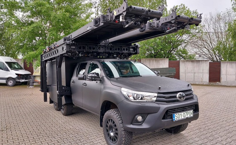 Toyota Hilux 6x6