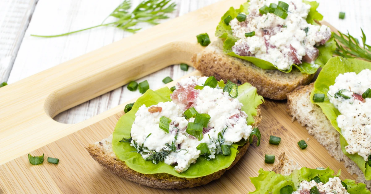 Awanturka to przebój kuchni PRL. Idealna na kanapki i jako przekąska na domówkę w karnawale