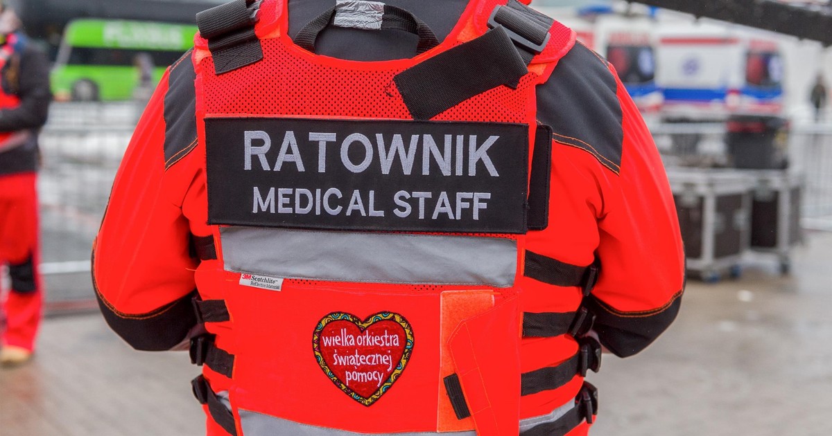 Ratownicy pomagali 20-latkowi. Nagle musieli użyć przycisku alarmowego