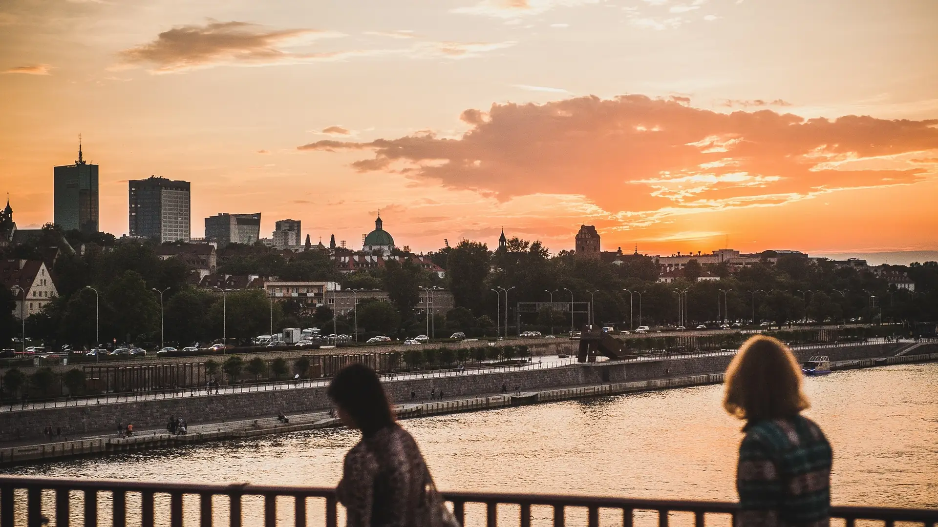 Wyprzedziła Londyn i Mediolan. Warszawa najlepszym miastem dla studentów Erasmusa