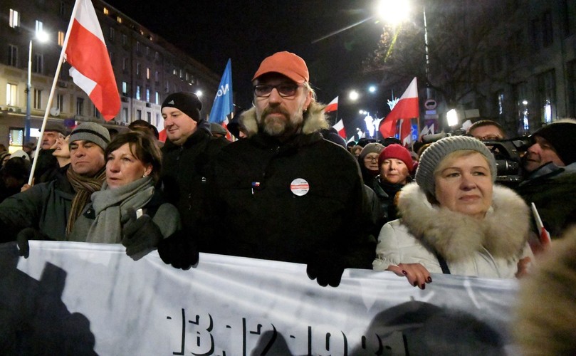 Lider KOD Mateusz Kijowski na czele Marszu Komitetu Obrony Demokracji 'Stop Dewastacji Polski!'