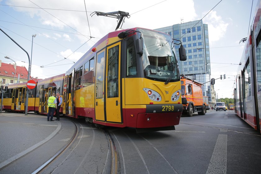 Wykolejenie tramwaju na pl. Reymonta