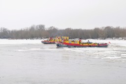 rekin, orka i tygrys wypłynęły na wisłę. mają ochronić przed powodzią