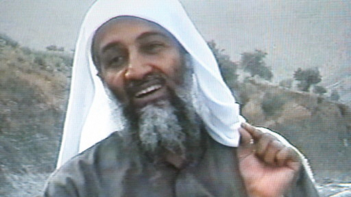 Osama bin Laden zginął rok temu. Ostatnio głos zabrała jego żona, Nadżwa. Zdradza ona tajemnice Tora Bora, kwatery głównej Al-Kaidy. "Czarna forteca" stała się już złowrogą legendą. To tu odbyła się ostatnia rozmowa Nadżwy z jej mężem.