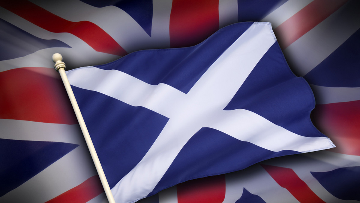 Szkocki parlament przyjął uchwałę opowiadającą się za zachowaniem członkostwa Szkocji we wspólnym rynku Unii Europejskiej nawet po wyjściu Wielkiej Brytanii ze Wspólnoty. Wniosek poparło 86 posłów, 36 było przeciw.