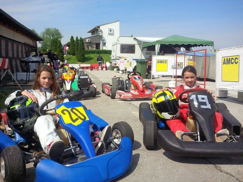 Angelina Amanović (levo) i Milica Vojvodić                             foto: N. Radanović