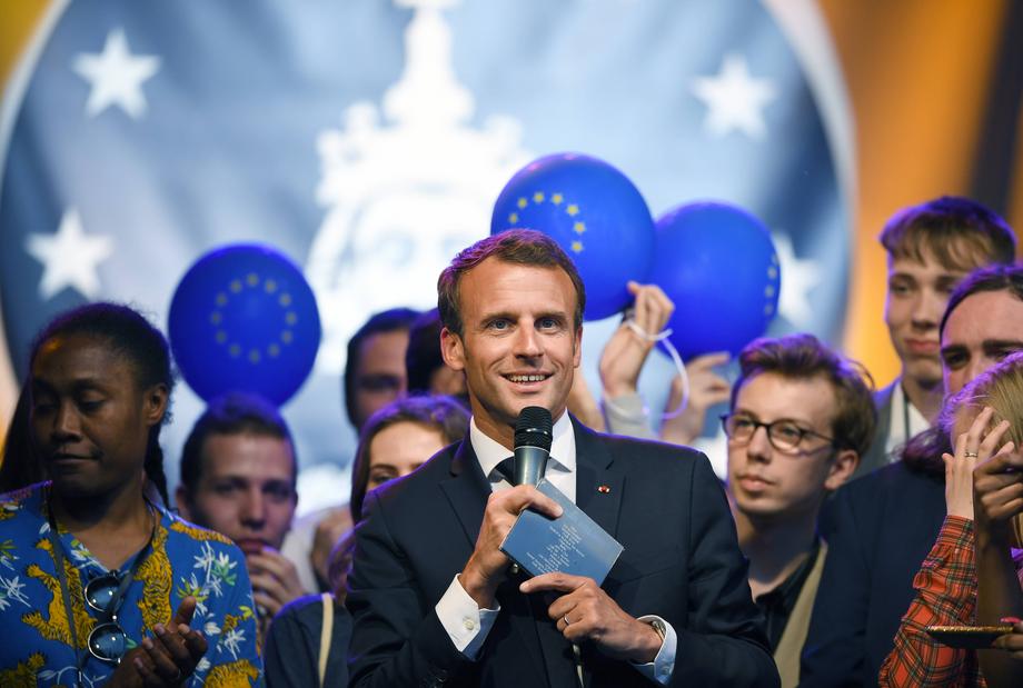 Macron zapewnia, że doświadczenie życiowe pomaga mu w kierowaniu Francją.
