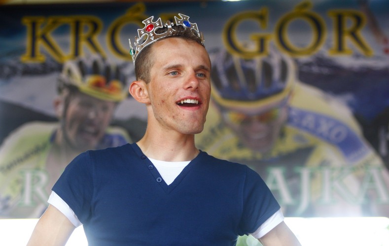 Rafał Majka został królem. W rodzinnej wsi założyli mu koronę