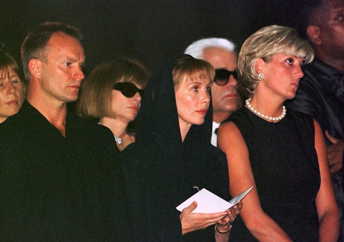 Ana Vintur, Karl Lagerfeld, Stin, Trudi Stajler i princeza Dajana na sahrani Đanija Versaćea 