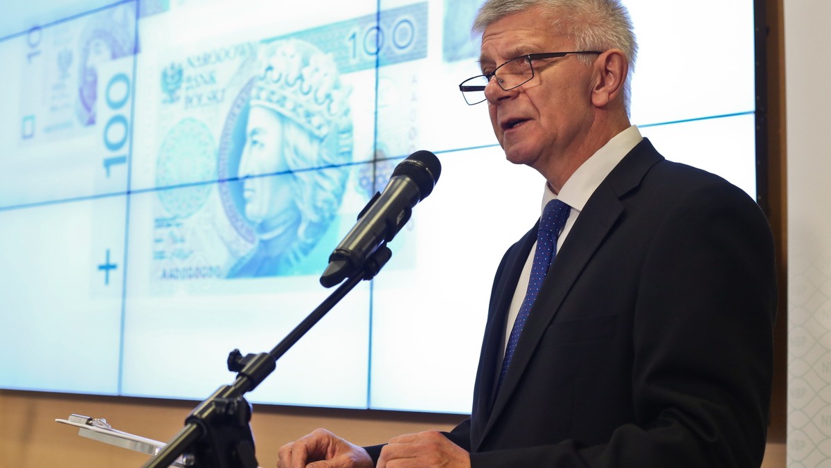 Wiosną do kieszeni milionów Polaków trafią nowe banknoty. Ich zaletą mają być lepsze zabezpieczenia. Jak wyjaśnia prezes NBP Marek Belka, banknoty zostaną wprowadzone do obiegu w kwietniu 2014 roku.