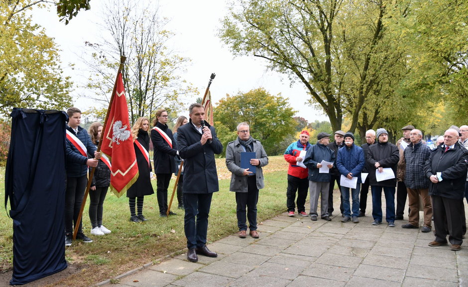 W Poznaniu odsłonięto tablicę upamiętniającą Tajną Organizację Nauczycielską fot. UMP