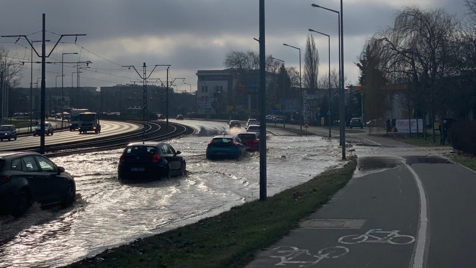 Ulica w Poznaniu zalana 