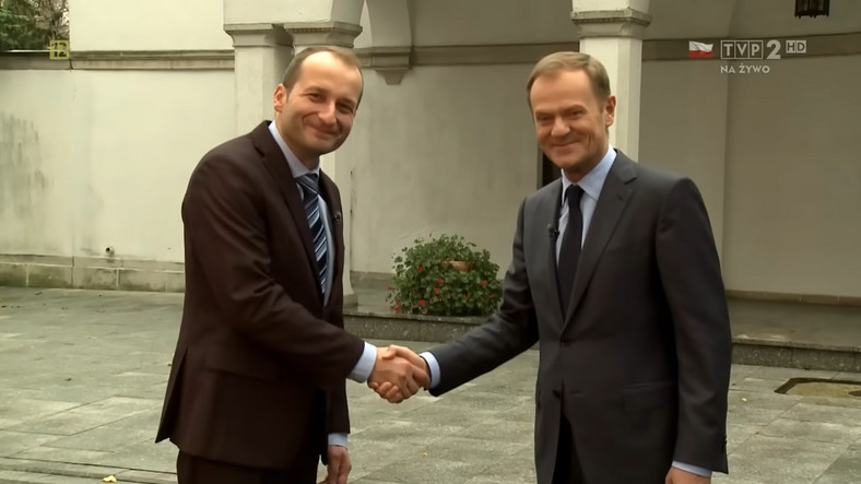 Robert Górski i premier Donald Tusk w programie "Posiedzenie rządu" (2014)