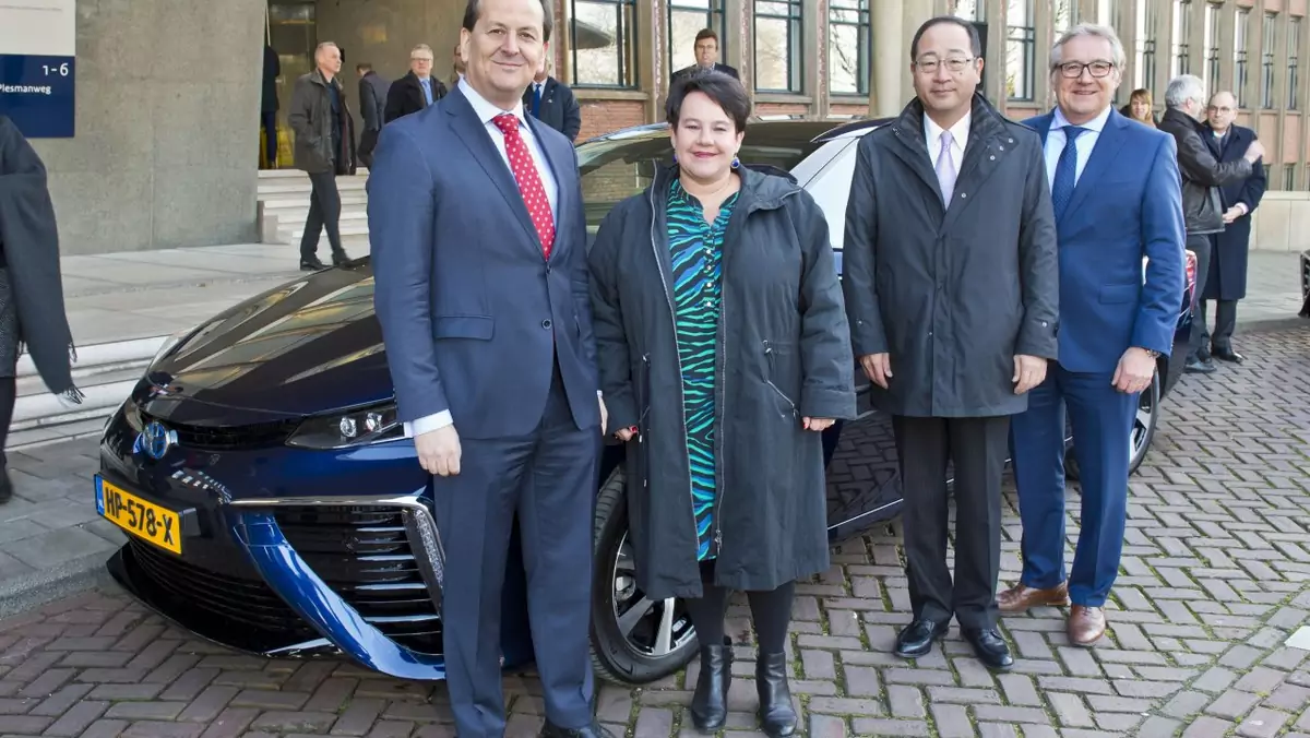 Rząd Holandii kupił dwie Toyoty Mirai