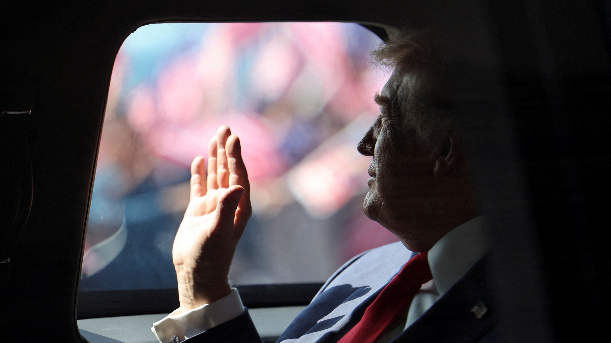 Americký prezident Donald Trump pricestoval do Kuala Lumpuru na 47. samit ASEAN
