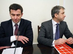 Napieralski wybije zęby Olejniczakowi