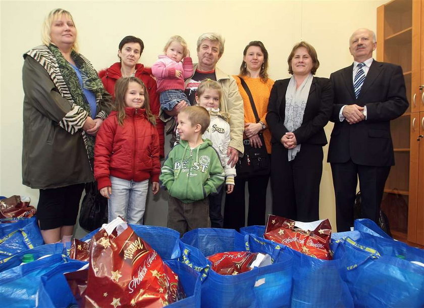 PACZKI SWIATECZNE DLA KRAKOWSKIEGO MOPS OD KRAKOWSKI HOLDING