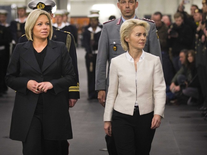 Jeanine Hennis-Plasschaert i Ursula von der Leyen