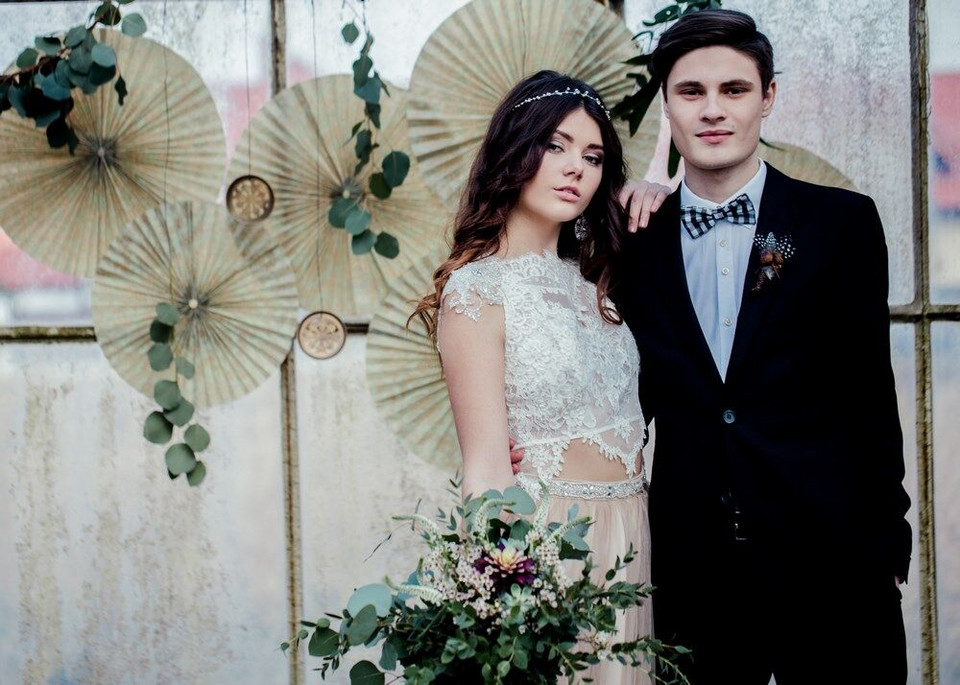Eukaliptus i papierowe rozety na ślub i wesele