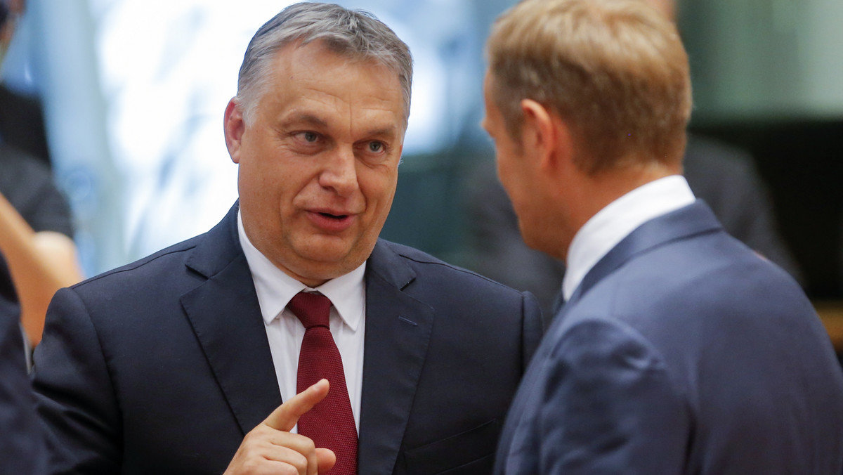 <strong>- Orbán jest syntezą Donalda Tuska i Jarosława Kaczyńskiego. Łączy w sobie najlepsze cechy obu tych polityków, których im wzajemnie brakuje. Ma ciężar i powagę Kaczyńskiego oraz miękkie umiejętności i elastyczność Tuska. Jest świetnym analitykiem i strategiem, doskonale rozumie politykę i jej mechanizmy. Umie myśleć o świecie w sposób niekonwencjonalny i ma odwagę realizować swoje pomysły - mówi w rozmowie z Jakubem Bodzionym Igor Janke, autor polskiej biografii Viktora Orbána.</strong>