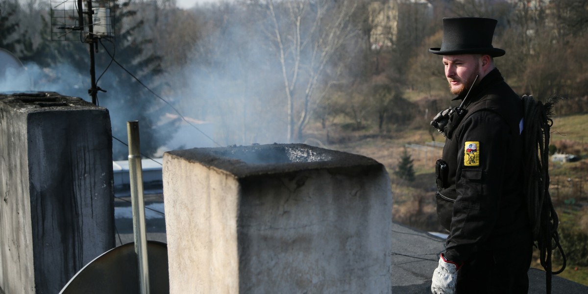 Kominiarze mogą przeprowadzać kontrolę polskich domów. Chcą jednak pieniędzy, których samorządy nie mają.