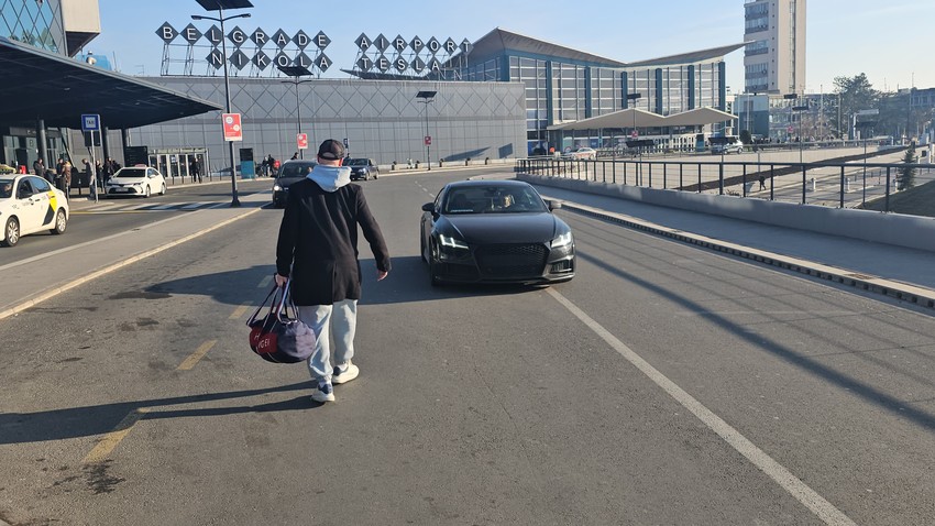 Ćerka došla na aerodrom po Bobana Rajovića