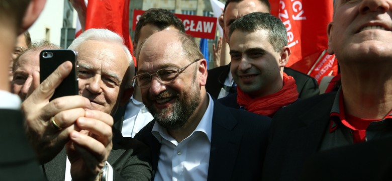 Czas na polityczne selfie! Kampania i fotograficzny lans