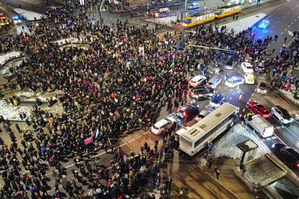 Legitymowanie uczestników protestów przez policję. Sąd wypowiedział się, czy to legalne