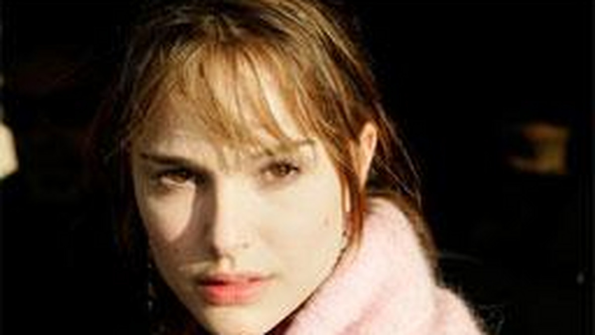 Natalie Portman, która jest singlem od czasu zerwania z piosenkarzem Devendrą Banhartem we wrześniu 2008 roku, nie martwi się, że jeszcze nie jest mężatką.