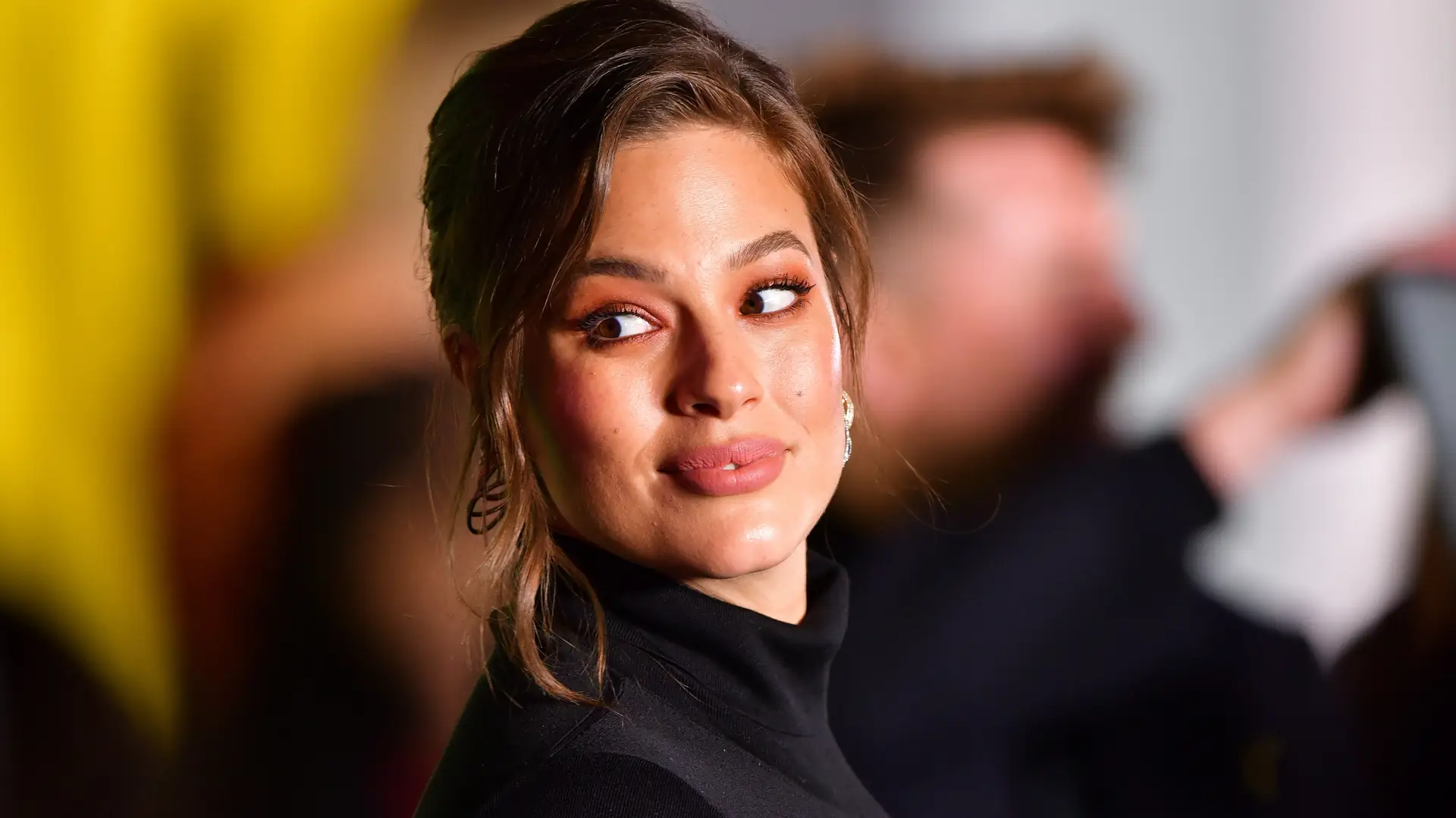 "Jesteś za wielka na okładkę" Ashley Graham powiedziała o body-shamingu