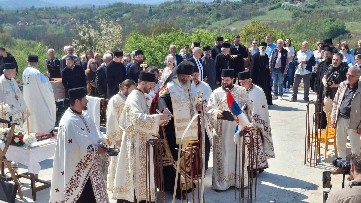 Crkva nova Osecina osvecenje